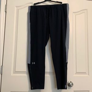 Black tapered sweatpants